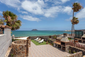 HolidayVilla Gran Marina with Seaview- Beachfront -Wifi - big Garden suitable for Families by HolidaysHome